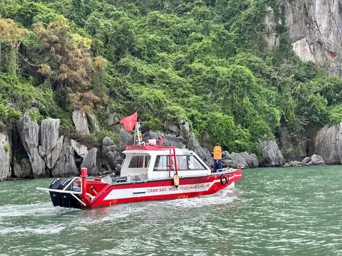 Tiếp tục tìm thấy một thi thể nữ sau vụ lật tàu du lịch trên Vịnh Hạ Long