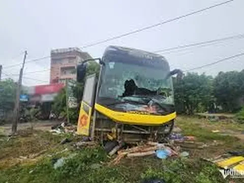 Vụ lật xe khách ở Hà Tĩnh: Lời kể của nhân chứng tại hiện trường