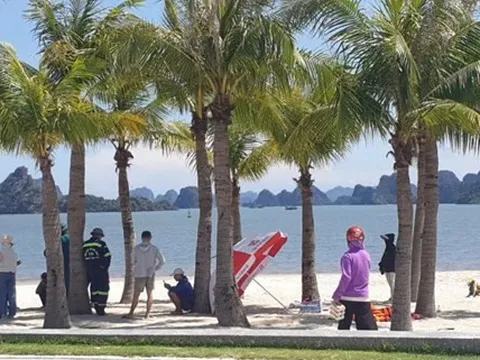 Ông bố trẻ Quảng Ninh mất tích khi đi tắm biển, con trai đứng đợi lạc lõng trên bờ đến đêm
