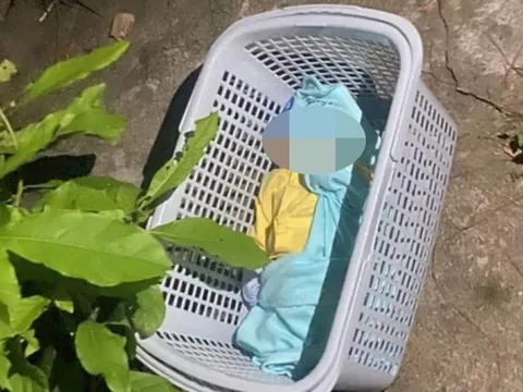Bé gái sơ sinh bị bỏ rơi, đọc lá thư người mẹ sinh viên để lại mà vừa giận vừa thương