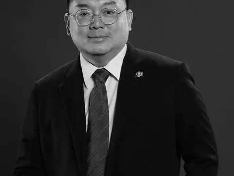 Ông Hoàng Nam Tiến đột ngột qua đời ở tuổi 56
