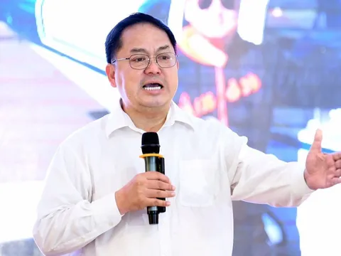 Lần hiếm hoi ông Hoàng Nam Tiến tiết lộ về vợ con
