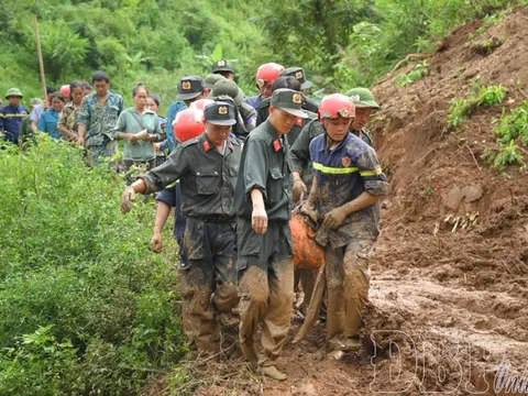 Tìm thấy thi thể 2 anh em ở Điện Biên bị vùi lấp sau trận mưa lũ kinh hoàng