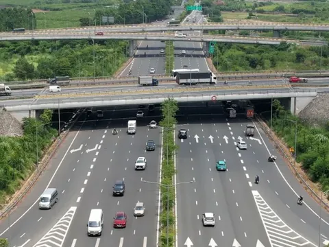 Đề xuất cấm xe tải chạy vào làn 120km/h, 100km/h trên 2 tuyến cao tốc quan trọng