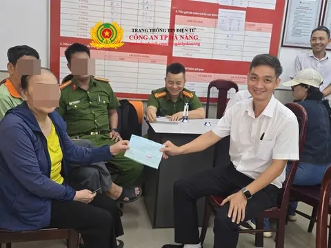 Cụ bà đến ngân hàng chuyển tiền với vẻ run rẩy, nhân viên báo Công an liền sáng tỏ câu chuyện phía sau
