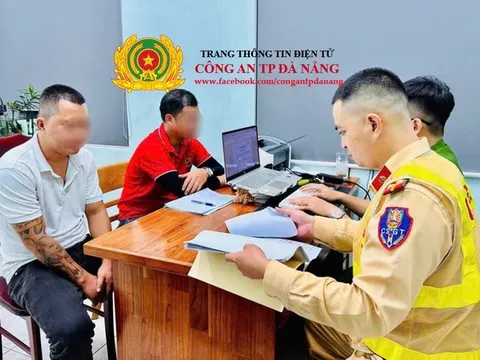 Nguyên nhân nam thanh niên ngồi bệt trên đường chặn đầu xe ô tô khách