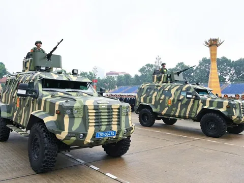 Cận cảnh dàn xe 'quái thú' bảo vệ nguyên thủ tại Lễ diễu binh, diễu hành A80
