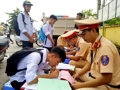 Hà Nội bắt đầu triển khai cao điểm xử lý học sinh vi phạm giao thông