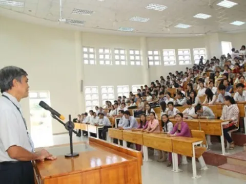 Bộ GD&ĐT đề xuất quy định về bổ nhiệm và xếp lương đối với giảng viên cao đẳng