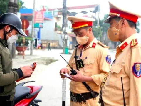 Chờ cấp lại giấy phép lái xe có được đi lại trên đường?