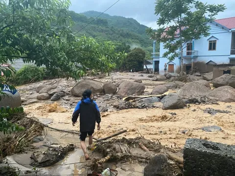 Lũ quét giữa đêm tại Bắc Kạn: 4 người thiệt mạng, nhiều nhà cửa và tài sản bị cuốn trôi