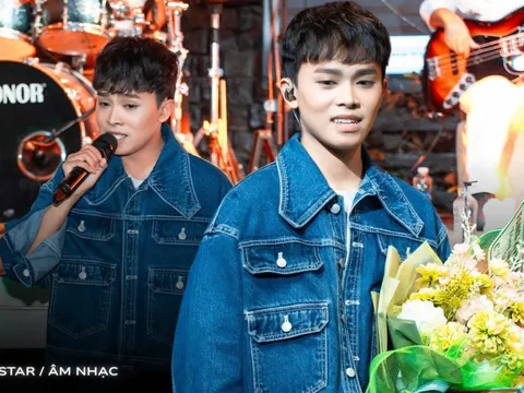 Đáng khen Hồ Văn Cường