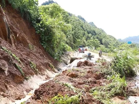 Mưa lớn tiếp tục kéo dài, đề phòng lũ quét, sạt lở đất ở 12 tỉnh Bắc Bộ