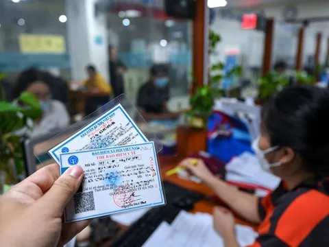 Dừng cấp thẻ bảo hiểm y tế giấy, người dân đi khám bệnh cần lưu ý gì?