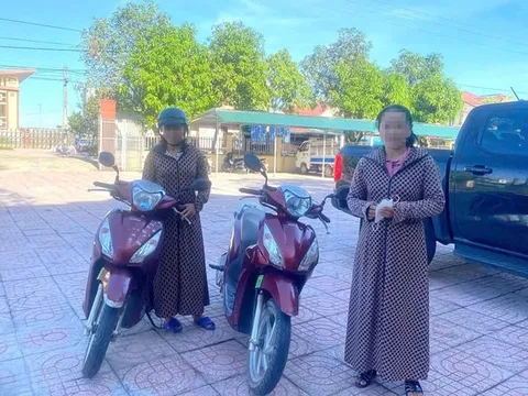 Hi hữu: 2 người phụ nữ cùng tuổi, lấy nhầm xe máy của nhau vì giống hệt