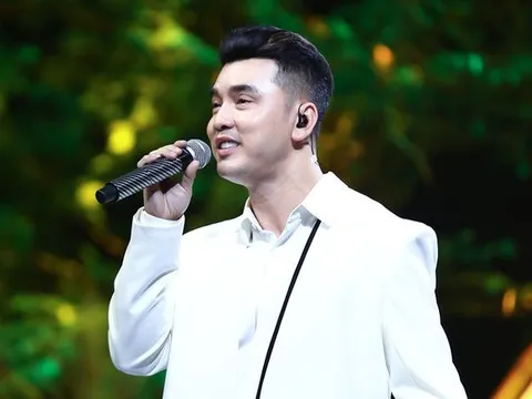 Nam ca sĩ Vbiz từng đựng tiền cát-xê trong bao tải khi đi hát giờ ra sao?