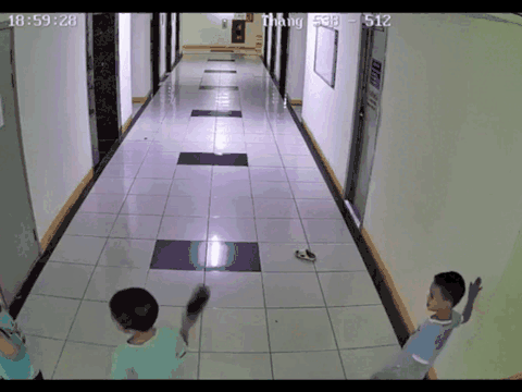 Vụ 3 bé trai ném dép làm hỏng thang máy chung cư: Hé lộ số tiền đền bù khiến cư dân 'ngã ngửa'