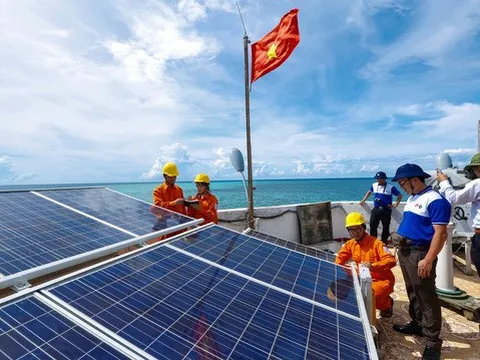 Người dân lắp điện mặt trời mái nhà chỉ cần thông báo