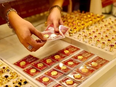 Phải báo cáo doanh số kinh doanh mua, bán vàng miếng hằng ngày