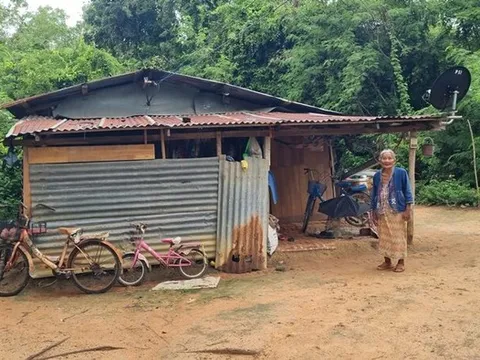 Đến nhà con nợ đòi tiền, chủ nợ xóa luôn số nợ sau khi thấy cảnh tượng trước mắt