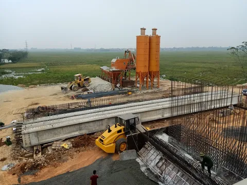 Vĩnh Phúc: Doanh nghiệp ngang nhiên đặt trạm trộn trái phép, vì sao chưa xử lý?