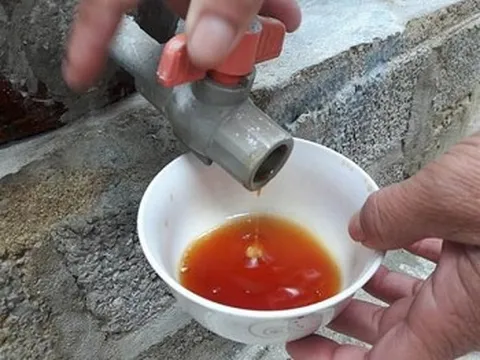 Ăn nước mắm làm từ chất tẩy vệ sinh ảnh hưởng đến sức khoẻ thế nào?