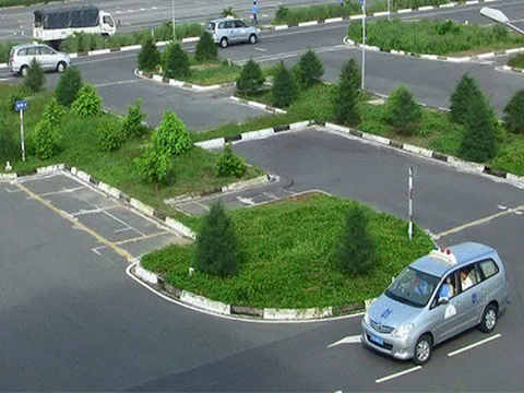 Thi bằng lái xe ôtô: Học phí tăng gấp đôi và có 600 câu hỏi