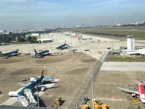 Đề xuất đóng cửa 1 đường băng sân bay Tân Sơn Nhất để sửa chữa