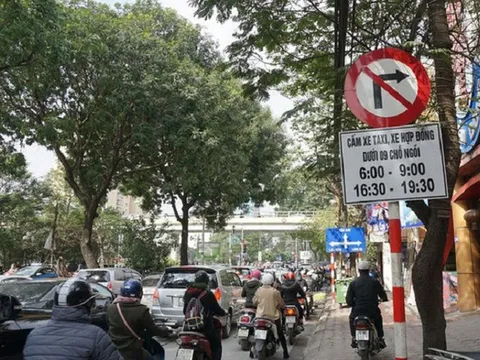 Hà Nội: Doanh nghiệp taxi đề xuất dỡ biến cấm trên 11 tuyến phố