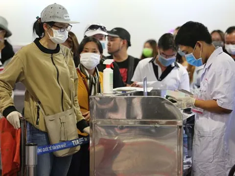 Xử lý hành vi khai báo gian dối dịch Covid-19: Có nên 'cấm bay vĩnh viễn'?