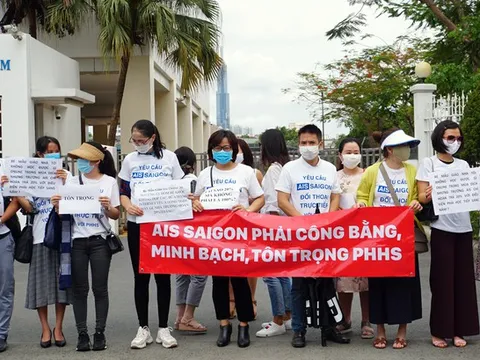 Muôn thuở học phí mùa Covid-19: Phản ứng học phí giữa phụ huynh và trường ‘quốc tế’ vẫn chưa có điểm dừng