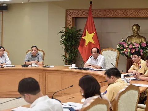 Từ 15/8, lên mạng đăng ký ô tô, xe máy qua Cổng Dịch vụ công Quốc gia