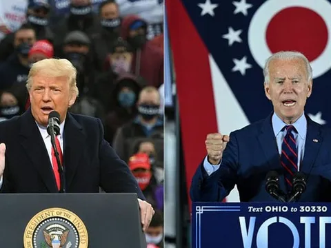 Tổng thống Donald Trump được kêu gọi chia sẻ báo cáo tình báo với ông Biden