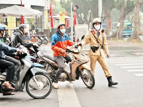 Không lập biên bản, Cảnh sát giao thông có được tạm giữ phương tiện không?