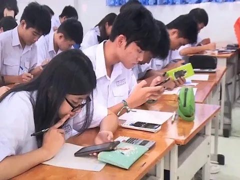 Sớm có hướng dẫn cho học sinh dùng điện thoại trong giờ học