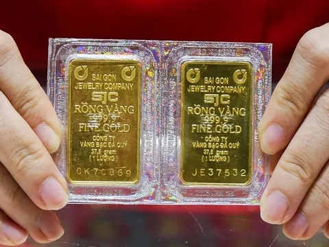 Giá vàng trong nước đang liên tục tăng mạnh