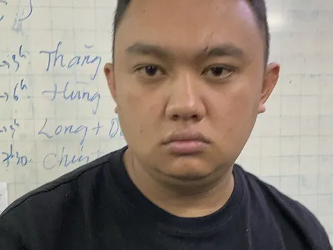 Lừa mượn 2,5 triệu đồng của tài xế Grab để lấy đồ, gã thanh niên đi vào Trung tâm thương mại Saigon Center rồi tẩu thoát