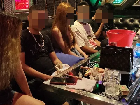 Gần 50 "dân chơi" thác loạn ma tuý ở phòng thu không phép ở Sài Gòn