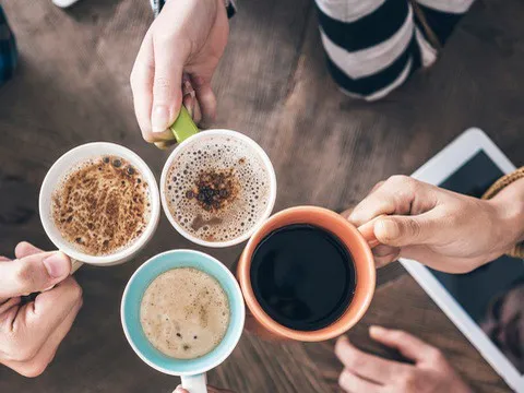 Uống cà phê lúc đói có hại không? Chuyên gia chỉ rõ kiểu người không nên uống cà phê lúc đói