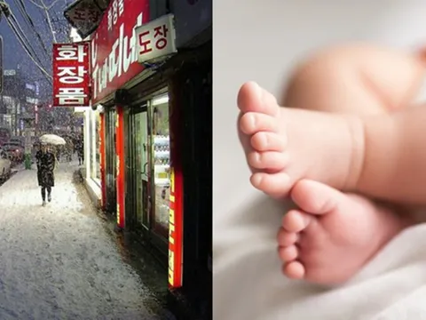 Vừa sinh con trong nhà vệ sinh, cô gái trẻ ném đứa bé ra ngoài trời lạnh 0 độ