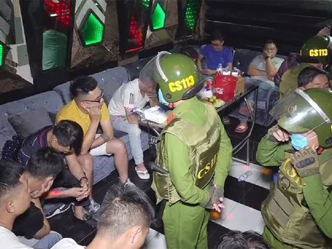 Phát hiện 14 dân chơi sử dụng ma túy, 'bay lắc' lúc rạng sáng trong quán karaoke