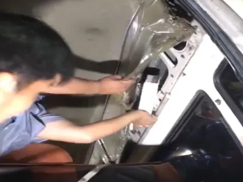 An Giang: Bắt giữ chủ xe vận chuyển thuê thuốc lá lậu với số lượng lớn