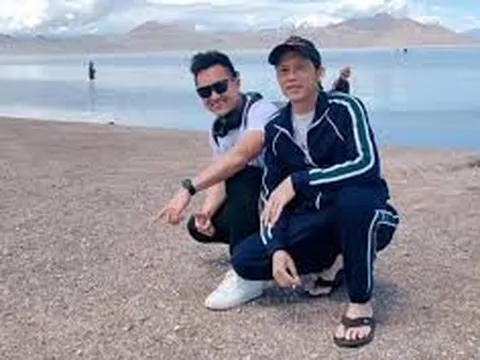 Con trai Hoài Linh chúc mừng sinh nhật cha bước sang tuổi 52