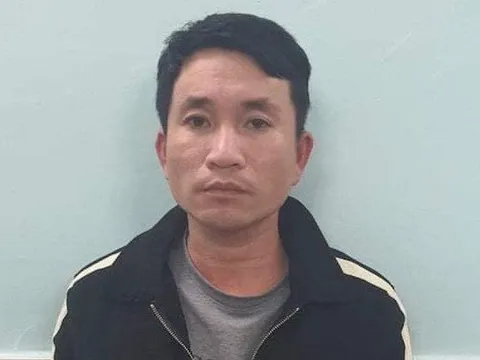 Níu kéo tình cảm sau ly hôn bất thành, gã đàn ông tạt hóa chất vào mặt vợ cũ gây thương tích