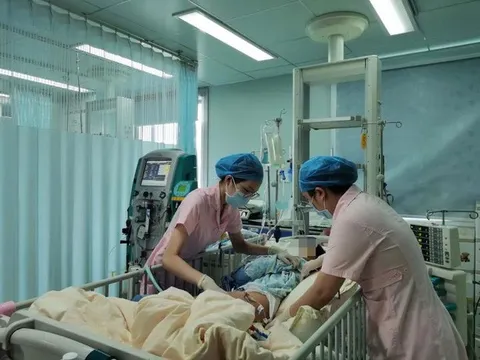 Ăn mực để trong tủ lạnh, cậu bé 11 tuổi rơi vào tình trạng nguy kịch và có thể phải chạy thận suốt đời