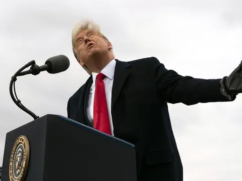 Quyết 'chiến đấu' tới cùng, phe ông Trump chi 3 triệu USD để yêu cầu kiểm phiếu lại tại Wisconsin