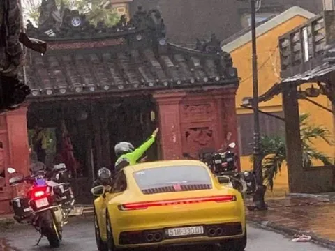 Truy tìm đoàn xe hạng sang ngang nhiên chạy vào khu phố đi bộ ở Hội An