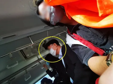 Chàng trai trẻ bị sàm sỡ trên xe bus chỉ vì sở hữu mái tóc dài và ngoại hình đẹp như con gái