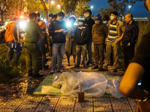 Tá hỏa phát hiện thi thể nam thanh niên trôi nổi trên sông Hàn