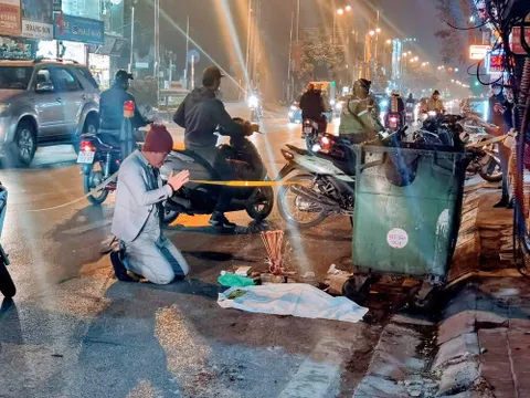 Vụ thai nhi bị vứt bỏ cạnh thùng rác, ô tô đè trúng thương tâm: Phát hiện có người lạ đốt vàng mã